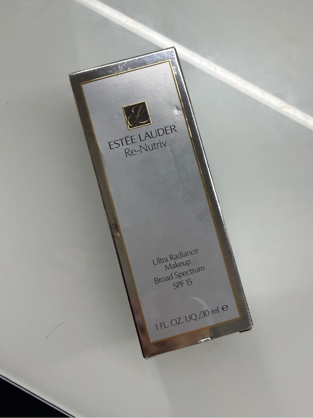 NIB! Estée Lauder Re-Nutriv Ultra Radiance Makeup - Color: Cool Bone